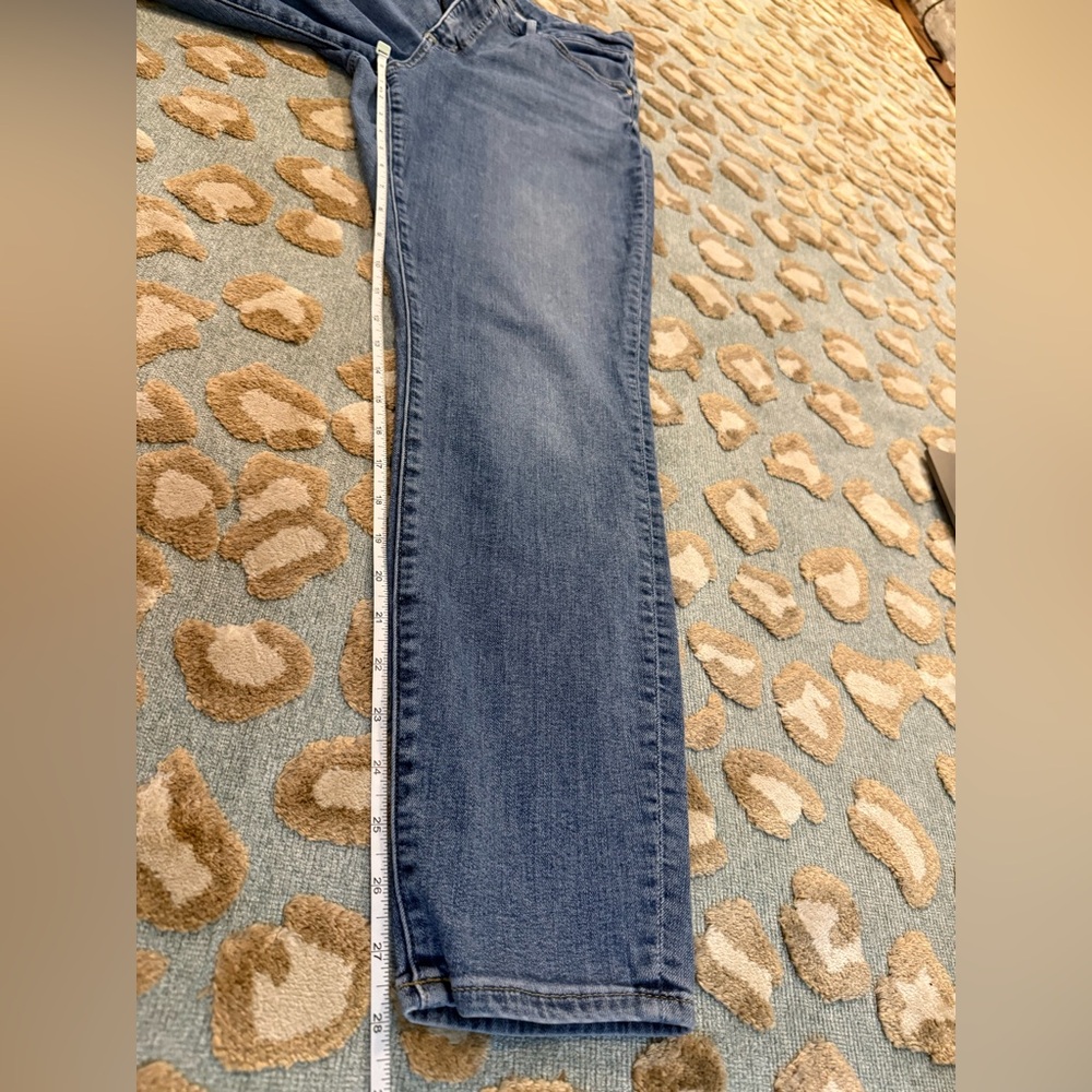 LOFT Women’s  Curvy Skinny Crop Jeans - Picture 6 of 9
